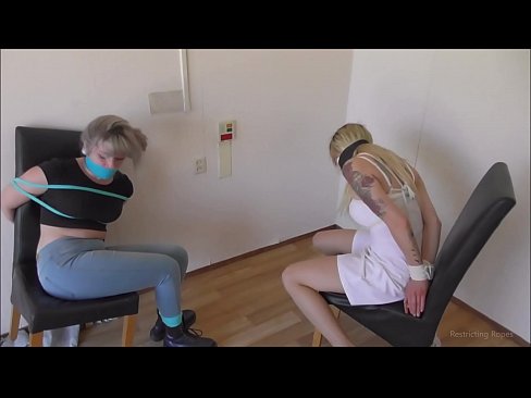 ❤️ Tràilleach / ceangailte agus gagged / nighean ann an àmhghar Porno  leinn  ❌️❤